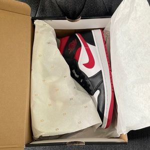 Air Jordan 1 MID Size 10 - Brand New in Box - White / Gym Red-Black